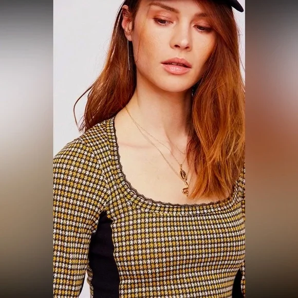 Free People Gold Herringbone Crochet Lace Detail Crop Long Sleeve Tee T-Shirt - Picture 3 of 12